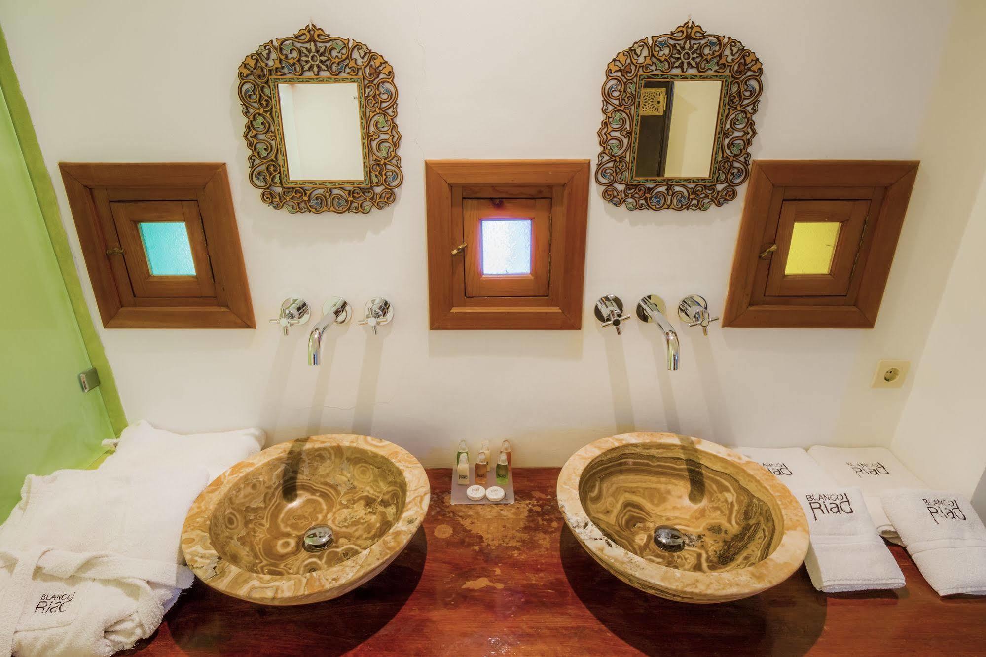 Hotel Blanco Riad Tétouan Buitenkant foto